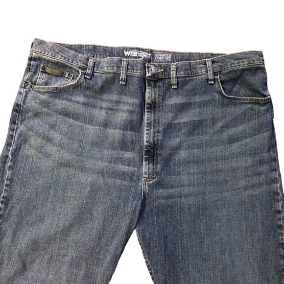 Wrangler Advanced Comfort Jeans Mens 46x34 Used Some Wear Relaxed Fit - Picture 3 of 12